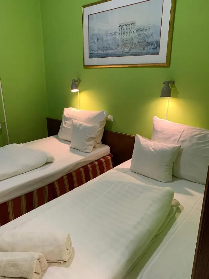Hotel Omnibusz Budapest Ungarn