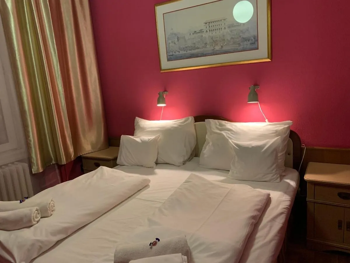 ***  Hotel Omnibusz Budapest Hungary
